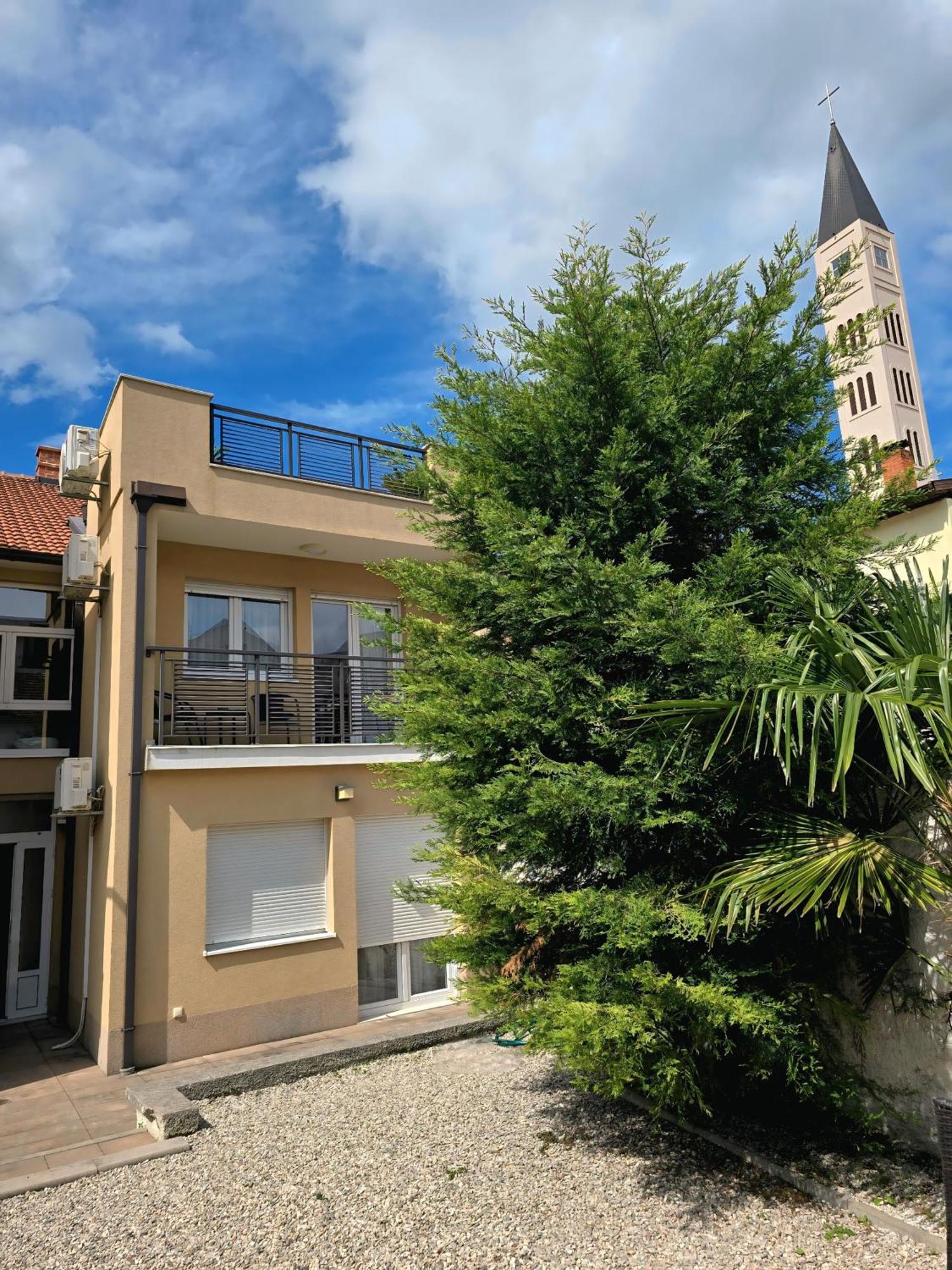 City Center Apartments Mostar Bagian luar foto
